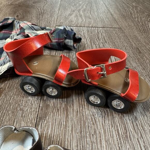 Pleasant Company Molly's After School Outfit + Brown Oxfords & Red Roller Skates - Picture 8 of 13